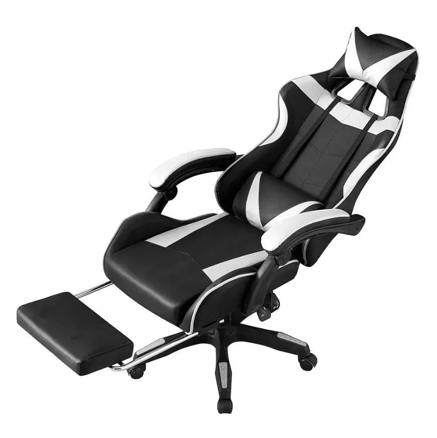 Silla gamer reclinada con reposapiés extendido